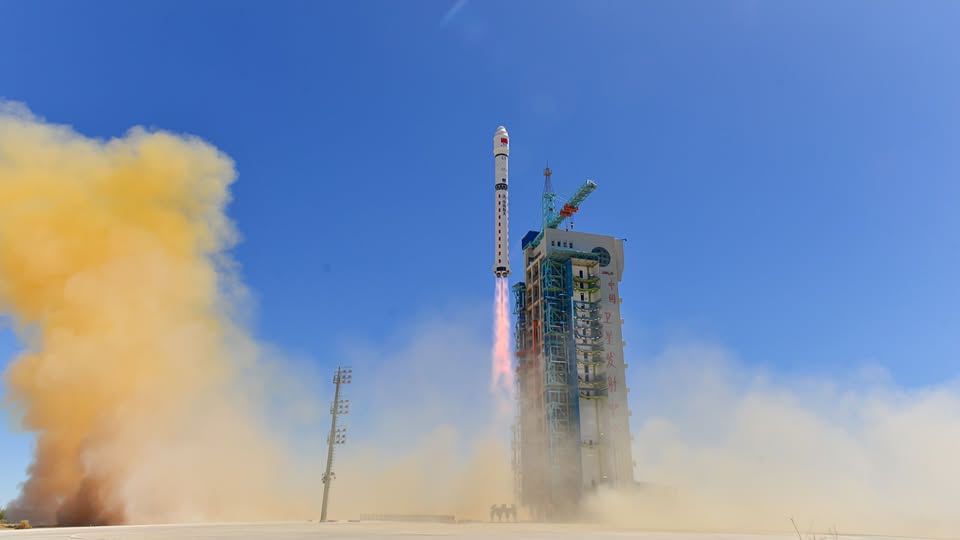 China lanza 12 satélites para revolucionario proyecto de computación espacial liderado por ADA Space